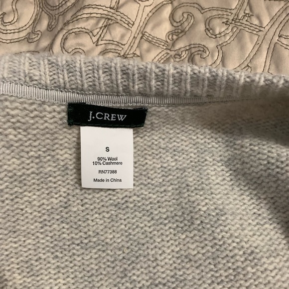 Silver Sweater - Picture 3 of 3